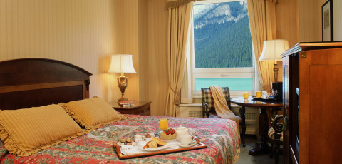 FAIRMONT CHATEAU LAKE LOUISE image 2