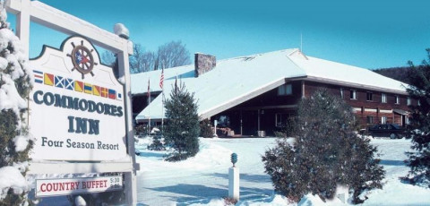 COMMODORES INN image 1